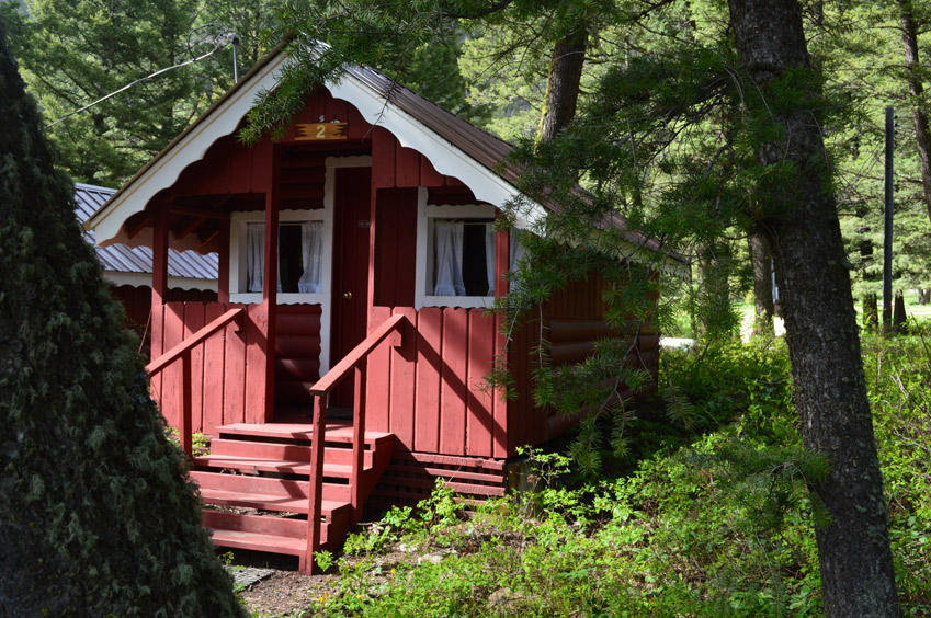 Rental Cabins 2 At Campfire Lodge Of West Yellowstone On Madison River